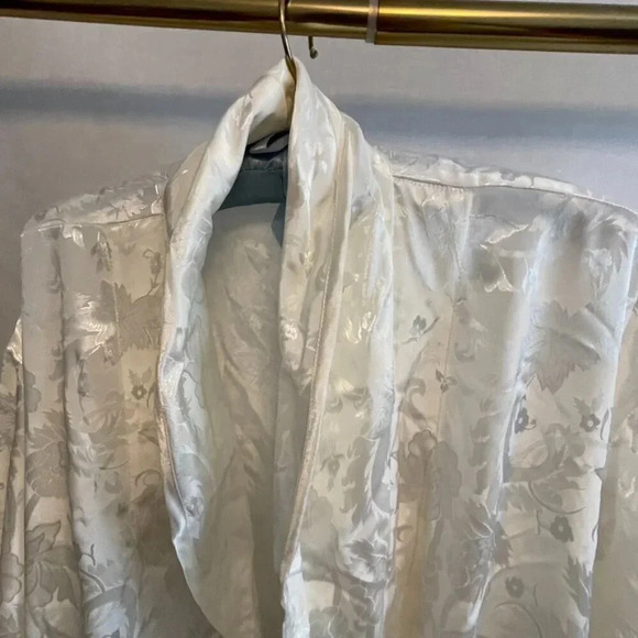 Victoria's Secret Gold Label Robe - size petite small. Great VINTAGE condition - Picture 6 of 16